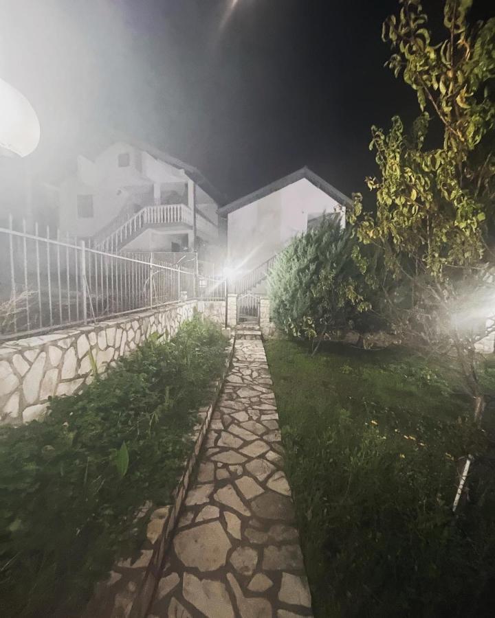Apartments In Villa Viktoria ストモレ エクステリア 写真