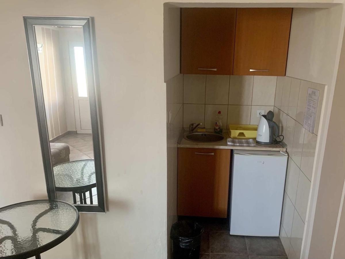 Apartments In Villa Viktoria ストモレ エクステリア 写真