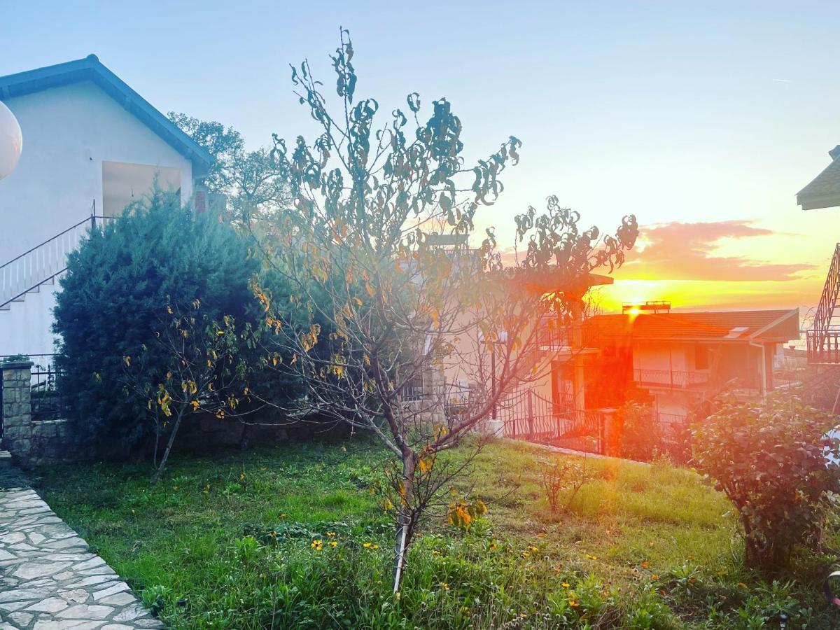 Apartments In Villa Viktoria ストモレ エクステリア 写真