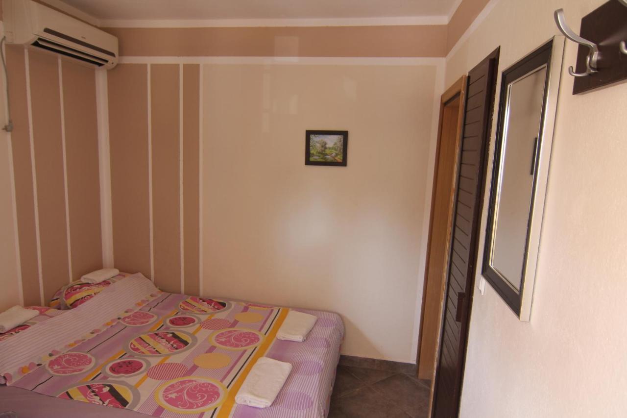 Apartments In Villa Viktoria ストモレ エクステリア 写真