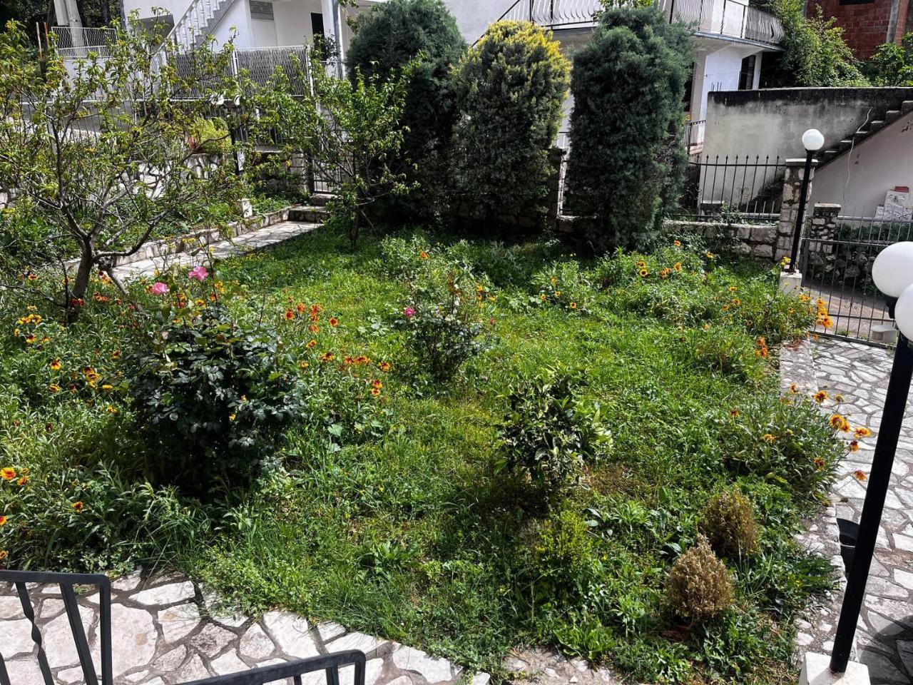 Apartments In Villa Viktoria ストモレ エクステリア 写真